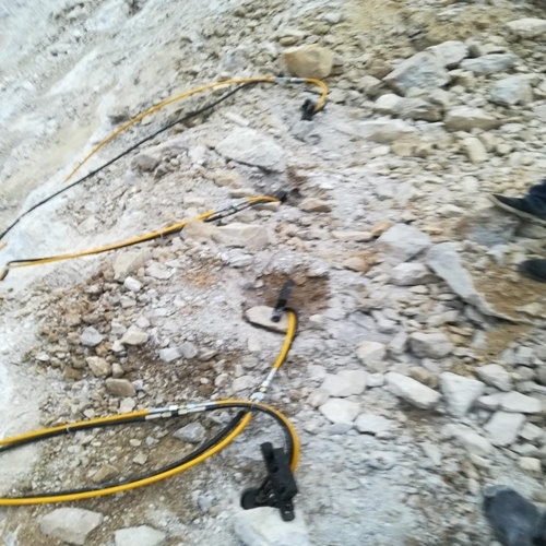 坚硬岩石静态开采器专业破碎岩石专业厂商电话来宾露天开采设备